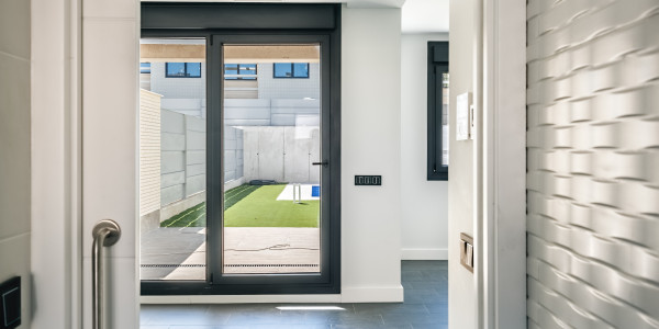 Carpintería Metálica de Aluminio / PVC Bonastre · Puertas Correderas PVC