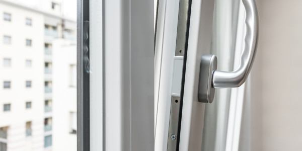 Fabricantes / Instaladores de Puertas y Ventanas de Aluminio / PVC  Pujalt · Oscilobatientes - Abatibles