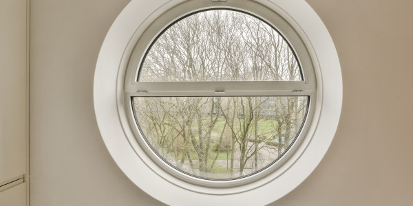 Puertas y Ventanas Aislantes de Aluminio / PVC Torrelavit · Ojo de Buey, Curvada y Antiruido