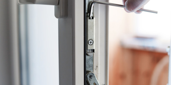 Puertas y Ventanas Seguridad de Aluminio / PVC Olivella · Cerradura de Seguridad